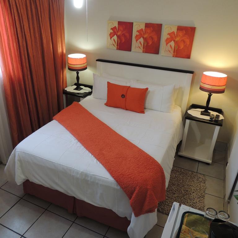 Rita'S Guesthouse Cc Фрайхайд Екстериор снимка